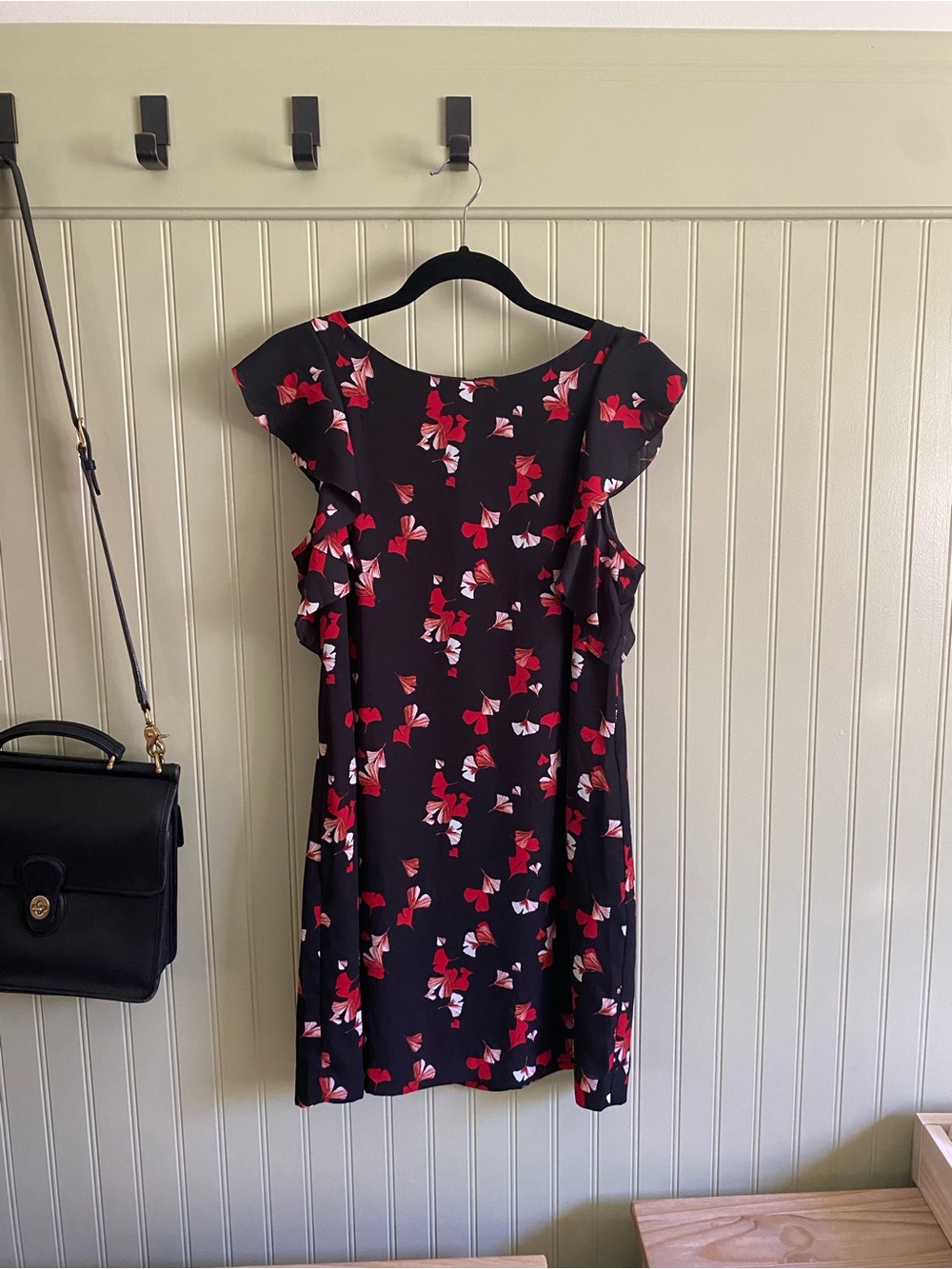 Banana republic size 6 black and red ginkgo leaf dress